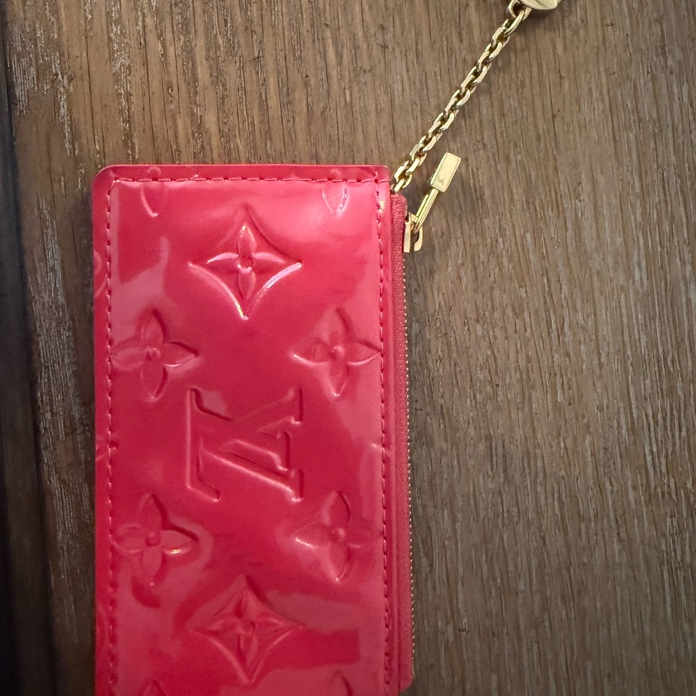 Louis Vuitton Pink
Vernis card holder